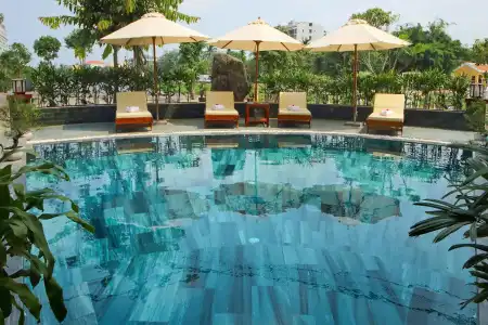 Threeway Riverside Villa - 6