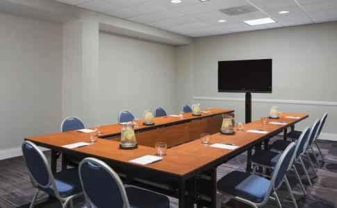 Sheraton Norfolk Waterside - 11