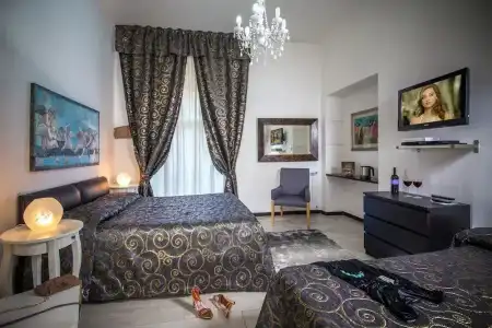 Roma Central Guest House - 78