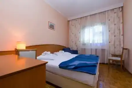 Adria - 12