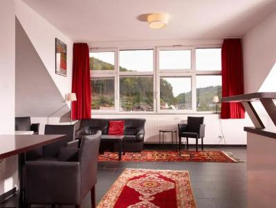 & Restaurant Burgschänke - 40