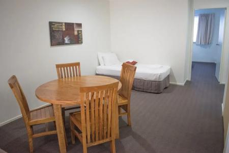 Beachside Holiday Apartments - 29