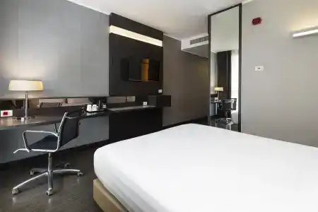 Best Western Premier CHC Airport - 55
