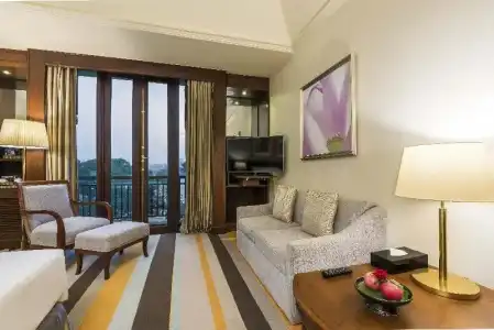 Chatrium Royal Lake Yangon - 76