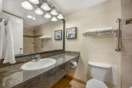 Best Western Plus Ocean View Resort - 8