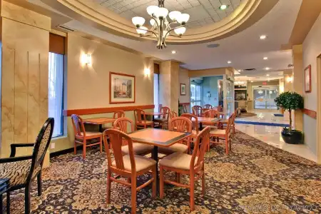 Holiday Inn Express & Suites Calgary by IHG - 13