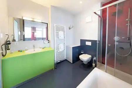 AMH Airport-Messe-Hotel - 84