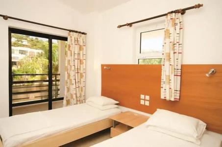Coliseum Studios & Apartments - 32
