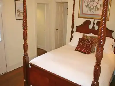 27 State Street Bed & Breakfast - 5