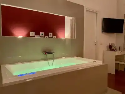 Le Coq Suites - 109