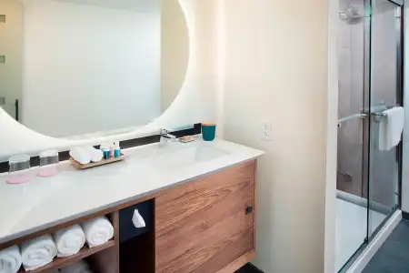 The Laylow Waikiki, Autograph Collection - 43