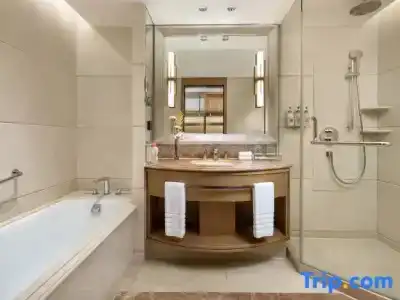 Crowne Plaza Shanghai Fudan by IHG - 61