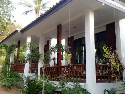 Benjamin Hut - 77