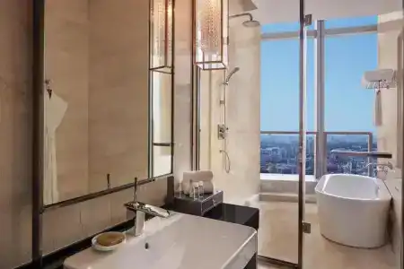 Hilton - 169