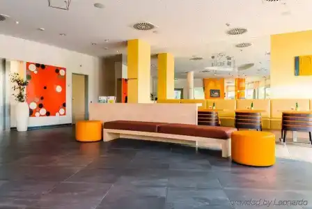 Premier Inn Muenchen Messe - 1