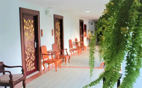 White Boutique and Spa - 16