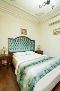 Atam & Suites - 184