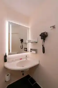 ibis Singapore On Bencoolen - 75