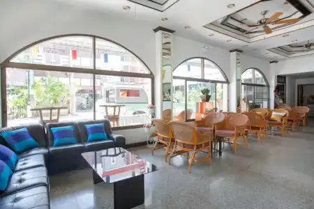 Super OYO 1096 Winner Inn - 24