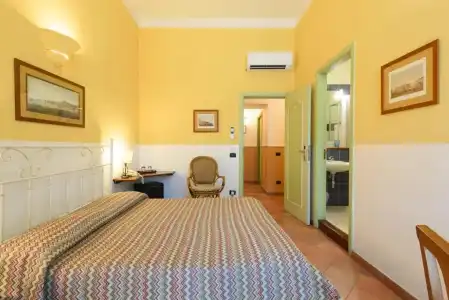 The Lux Napoli Mergellina - 5