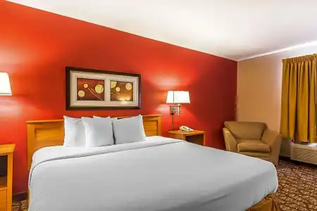 Quality Inn & Suites - 35