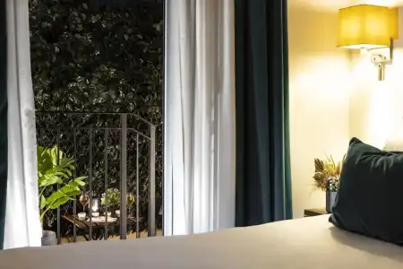 Hôtel Nice Azur Riviera - 83