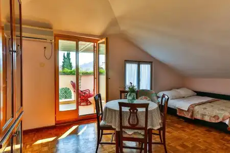 Villa Velzon Guesthouse - 26