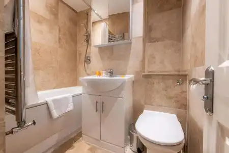 Queensgate Court - 247