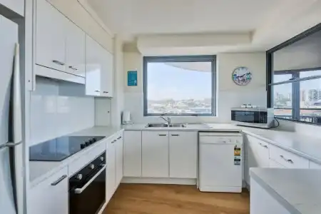 Centrepoint Holiday Apartments - 57
