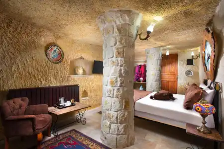 Romantic Cave - 1