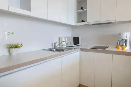 Romana Beach Apartments - 32