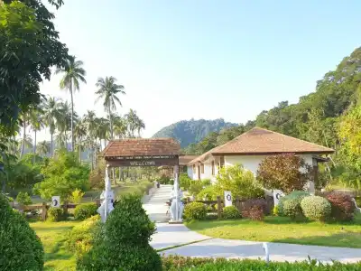 Koh Ngai Paradise Beach Resort - 15