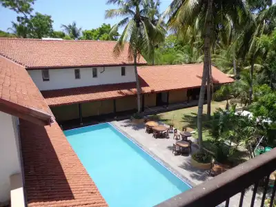Earl’s Red Passikudah - 13