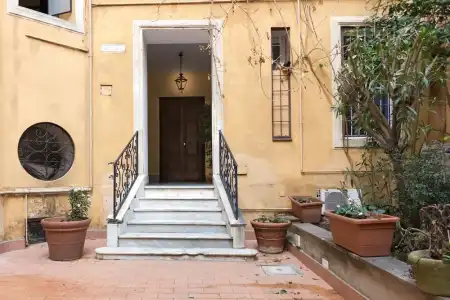 Few Steps from St. Peter - S&AR - 0
