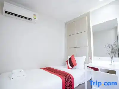 Hope Land Sukhumvit 8 - 121