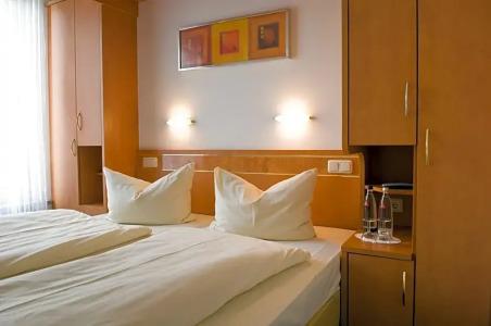 Moselstern Brixiade &Triton - 12