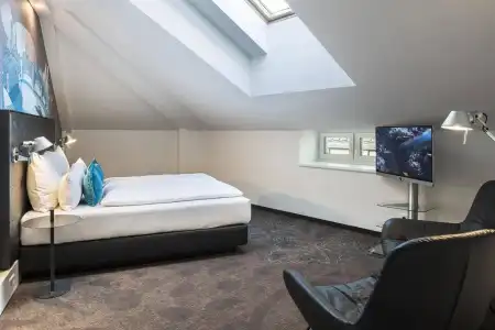 Motel One Basel - 3