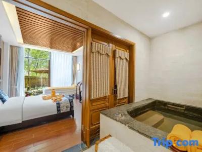 Poly International Hot Spring - 37