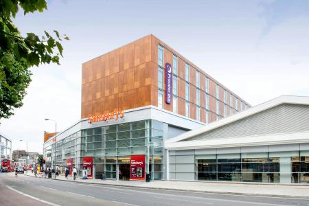 Premier Inn London Wandsworth - 16