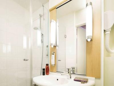 Ibis Versailles Château - 22