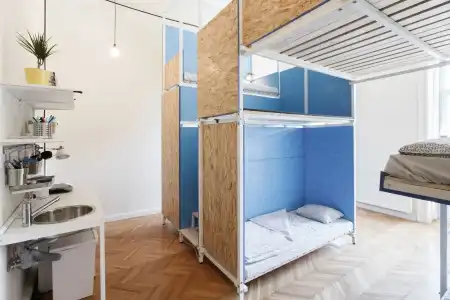 Avenue Hostel - 8