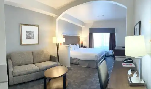 Ramada by Wyndham Bakersfield North - 29