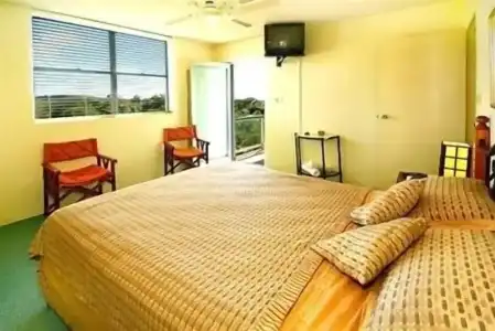 Tradewinds Apartments - 125