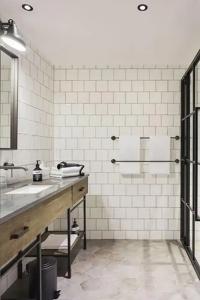 Lighthouse & Spa - 11