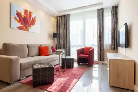 Silver Crown & Residence - 32