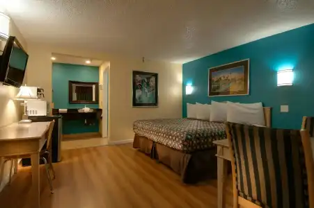 Vagabond Inn Bakersfield North - 12