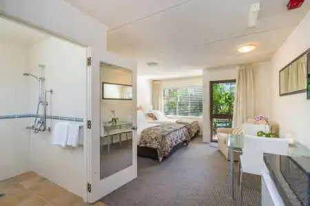 Emerald Inn - 1