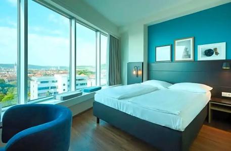 Premier Inn Wurzburg - 96