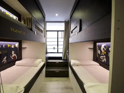 Free Hostels Barcelona - 53