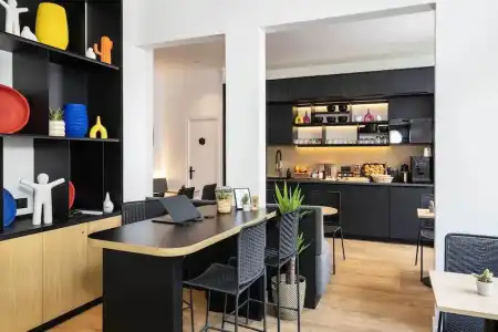 Korner Chatelet - 24